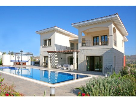 5 Bedroom Villa for Sale in Kalogiroi Limassol