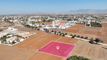 Residential field in Kokkinotrimithia, Nicosia