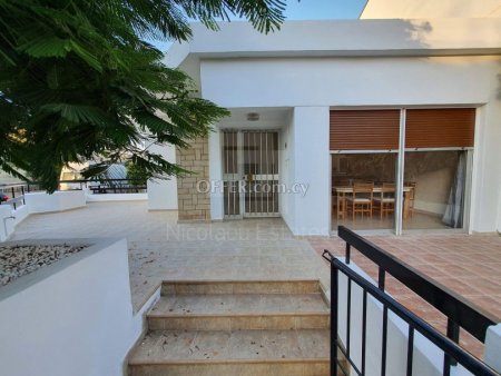 Three room office for rent in Agios Nicolaos close to Griva Digeni str