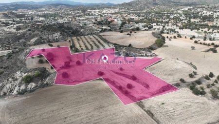 Residential field located in Anglisides, Larnaca