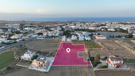 Distributed Share of a Field in Paralimni Ammochostos