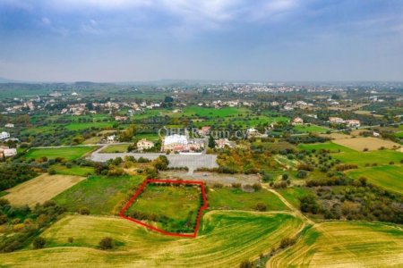 Residential field in Pera, Nicosia