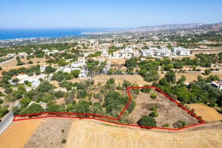 Residential field in Tremithousa, Paphos