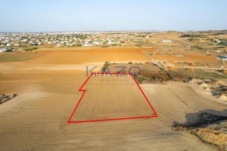 Residential field in Lakatamia, Nicosia