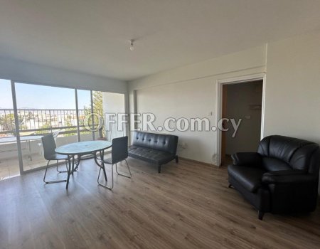 Just renovated! Spacious and bright penthouse with a great view (2 balconies!). Very accessible to the highway and to all Nicosia. Key amenities within walking distance. Top (3rd) 