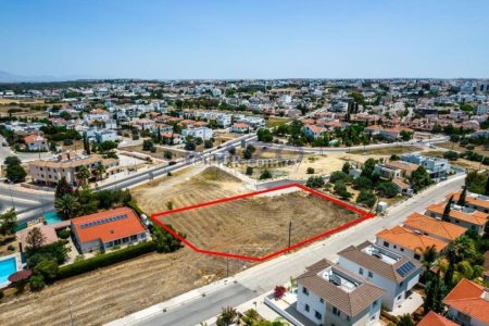 Shared residential field in Latsia, Nicosia