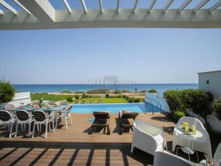 Sea Front Villa in Ayia Triada