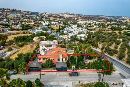 Two-storey house in Agios Tychonas, Limassol