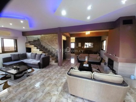 MODERN 4 BEDROOM DETACHED HOUSE IN EPISKOPI