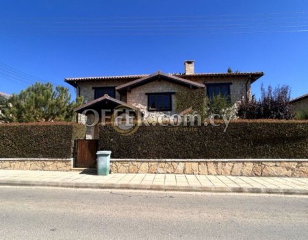 Luxurious 5 Bedroom Villa