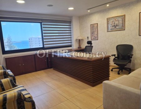 Whole floor commercial office 550m2 Neapolis