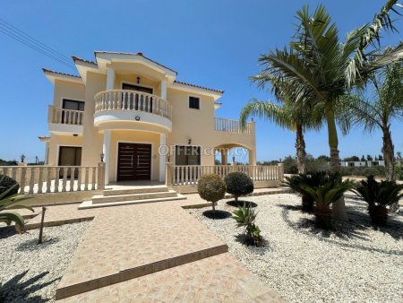 4 Bed Detached Villa for sale in Chlorakas, Paphos