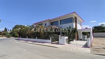 Luxurious  two storey house with basement in Platy Aglantzias, Nicosia