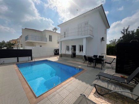 Detached Villa in Pernera