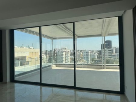 Luxury three bedroom penthouse in the Town center