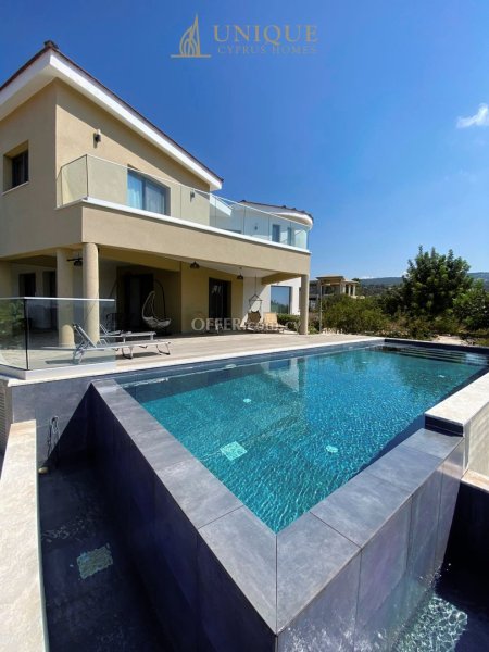 For rent 3 bedroom Villa in Sea Caves Peyia