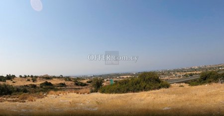 Large Residential Field in Kourio, Erimi