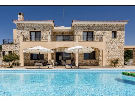 4 Bedroom Villa with a Private Swimming Pool in Drinia Paphos