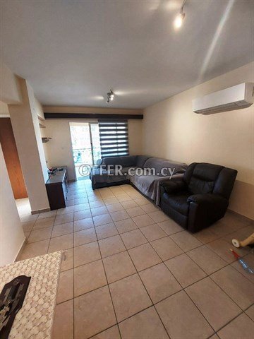  2 bedroom apartment in a good condition in Aglantzia near Larnacos Av