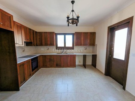 3 Bed Detached Villa for sale in Lysos, Paphos