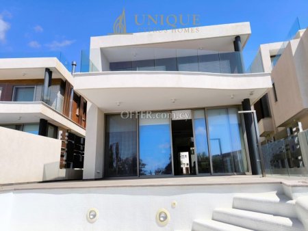 Luxury 6 bedrooms Villa on Lower Chloraka