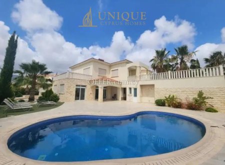 Beautiful 4 Bedrooms Villa with central heating