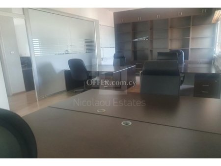 Large office for sale in Kapsalos.