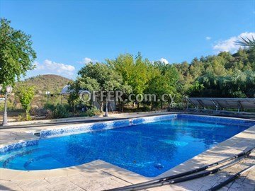 Villa with a Swimming Pool  in Orinis Valley, Nicosia