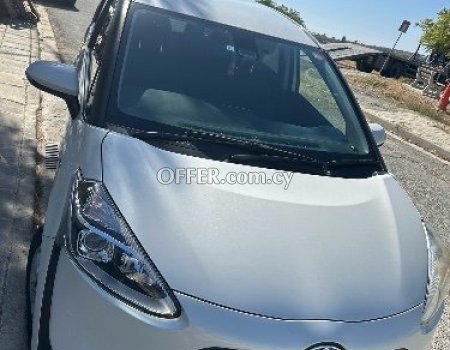 2020 Toyota Sienta 1.4L Hybrid Automatic Hatchback