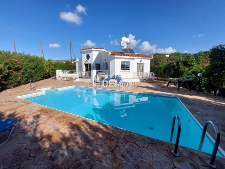 Villa For Rent in Peyia, Paphos - DP4395