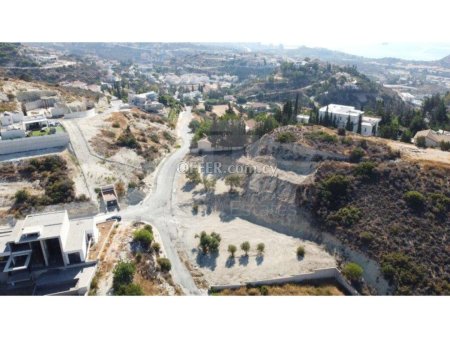 Residential plot for sale in Agios Tychonas