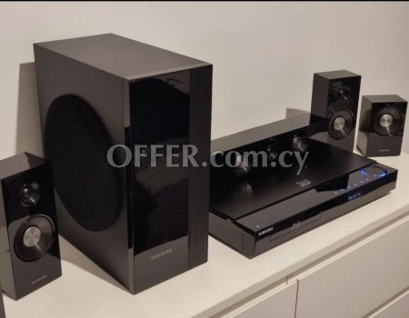 SAMSUNG BLU-RAY - DVD 5.1 HOME THEATER