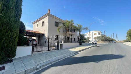 4 Bed Detached Villa for rent in Armou, Paphos