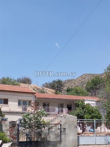 Two Storey 4 Bedroom House On A 372 Sq.m. Plot  In Ora, Larnaka