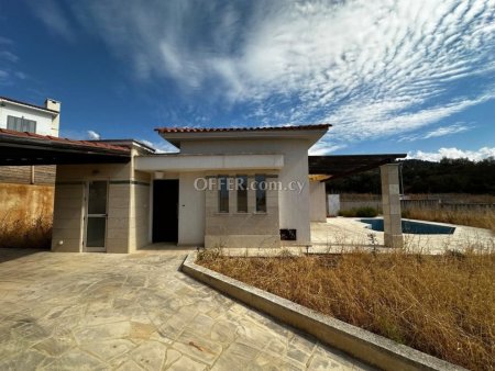 3 Bed Bungalow for sale in Argaka, Paphos