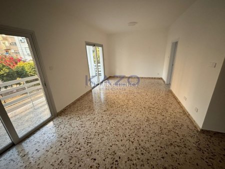 Modern Unfurnished Apartment with 3 Bedrooms to Rent in Neapolis