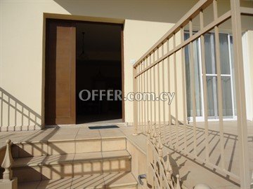 Beautiful Cosy Fully Furnished 3 Bedroom House  In Makedonitissa