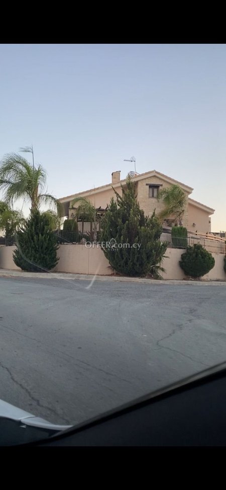 BEATIFULL 4 BEDROOM VILLA WITH MOUNTAIN AND SEA VIEWS IN PISSOURI