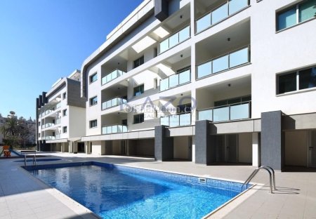 Top Floor Apartment with Pool in Germasoyeia Tourist Area