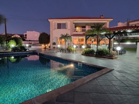 6 Bedroom Detached Villa for Sale in Konia Paphos