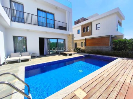 Modern Detached Villa with Sea View in Chloraka