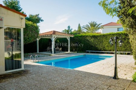 4 Bed Detached Villa for rent in Agios Tychon, Limassol