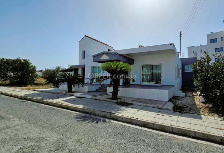 Kato Paphos Residential plot of land with a House for Sale