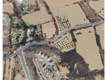 Residential land for sale in Mesovounia