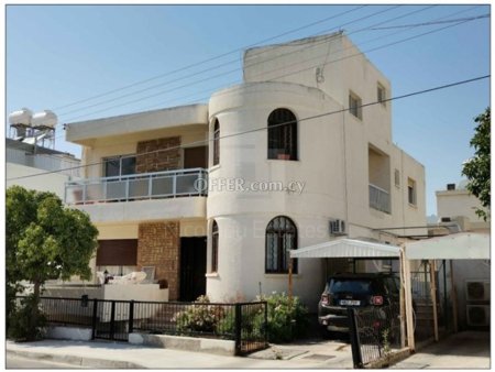 Residential building with 2 three bedroom apartments for sale in Kapsalos