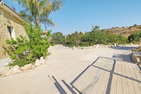 2 Bed Detached Bungalow for rent in Choletria, Paphos