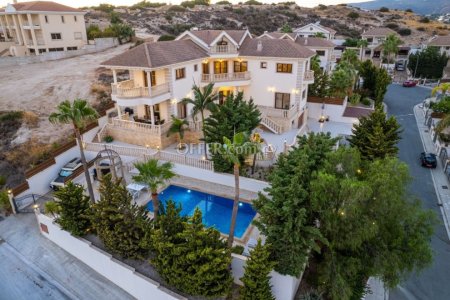 6 Bed Detached Villa for Rent in Mouttagiaka, Limassol