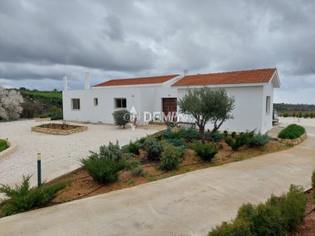 Bungalow For Rent in Kathikas, Paphos - DP4496