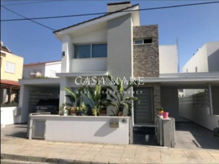 4 bedrooms House in Latsia - Lakkia