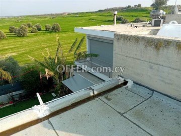 Detached 4 Bedroom House In Excellent Condition  / Rent in Geri, Nicos